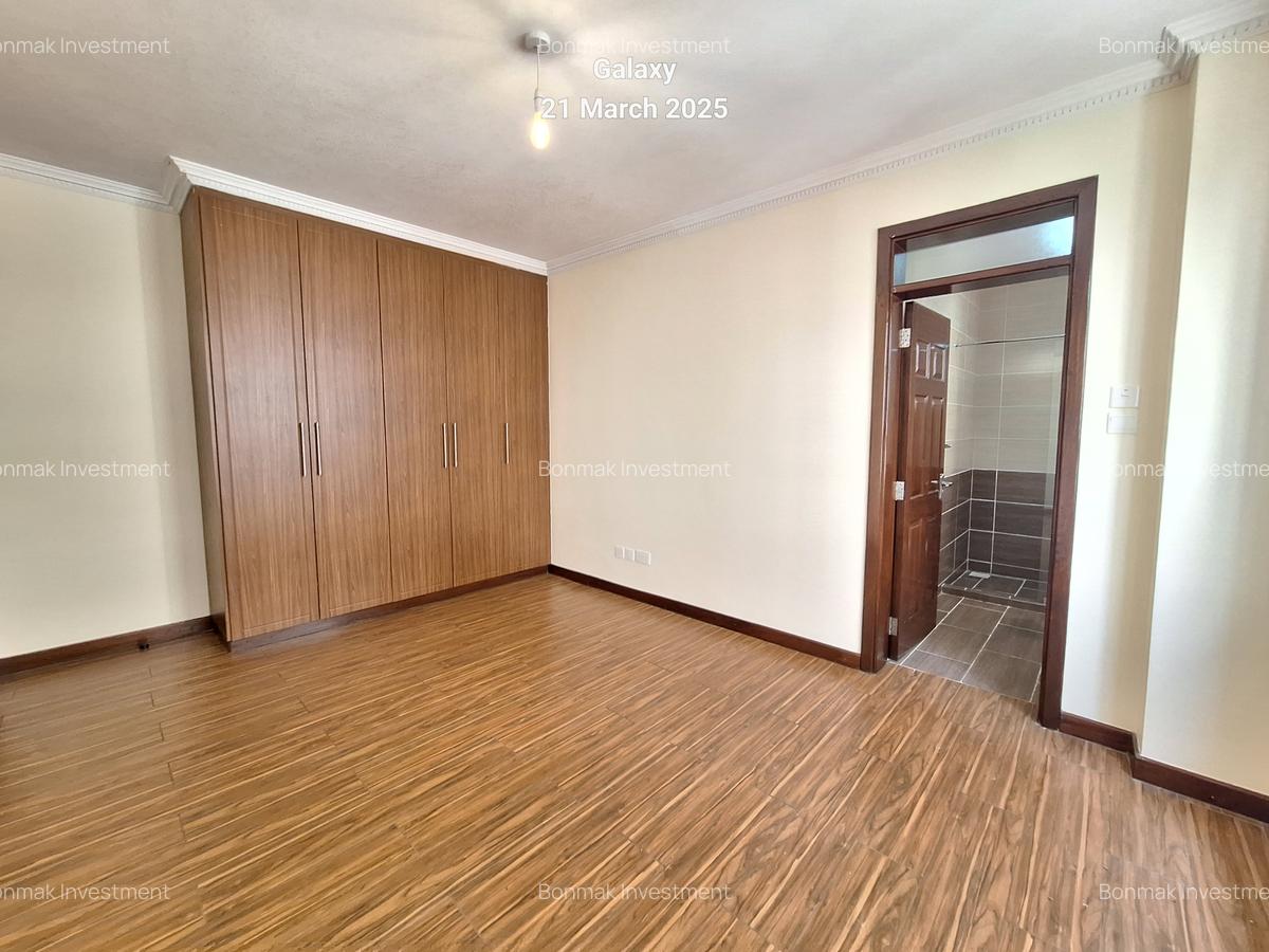 3 Bed Apartment with En Suite at Brookside Drive - 15