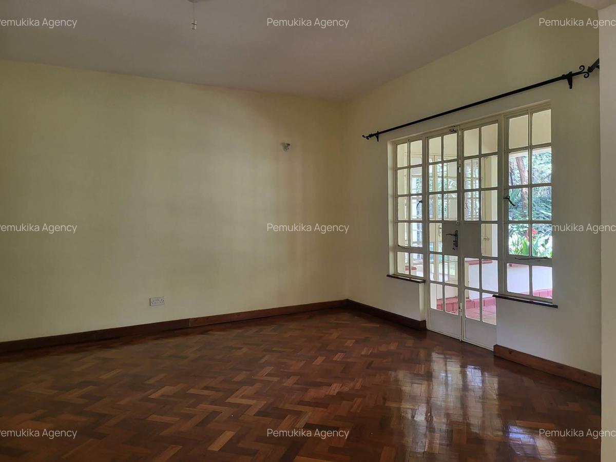 5 Bed Townhouse with En Suite in Rosslyn - 17