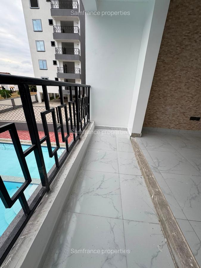 Serviced 3 Bed Apartment with Swimming Pool at Beach Road - 10