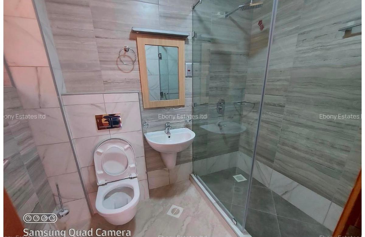 5 Bed Townhouse with En Suite in Lavington - 3