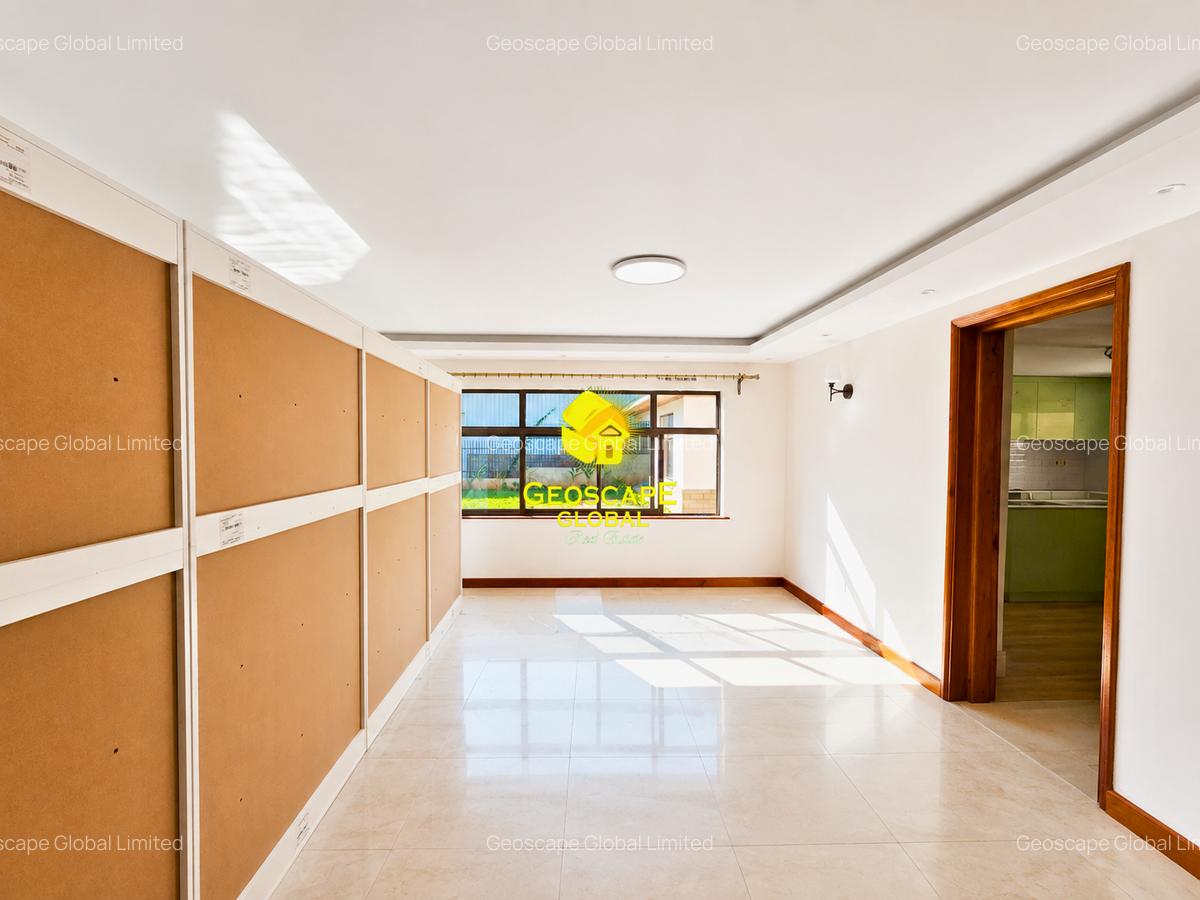 5 Bed House with En Suite in Nyari - 4