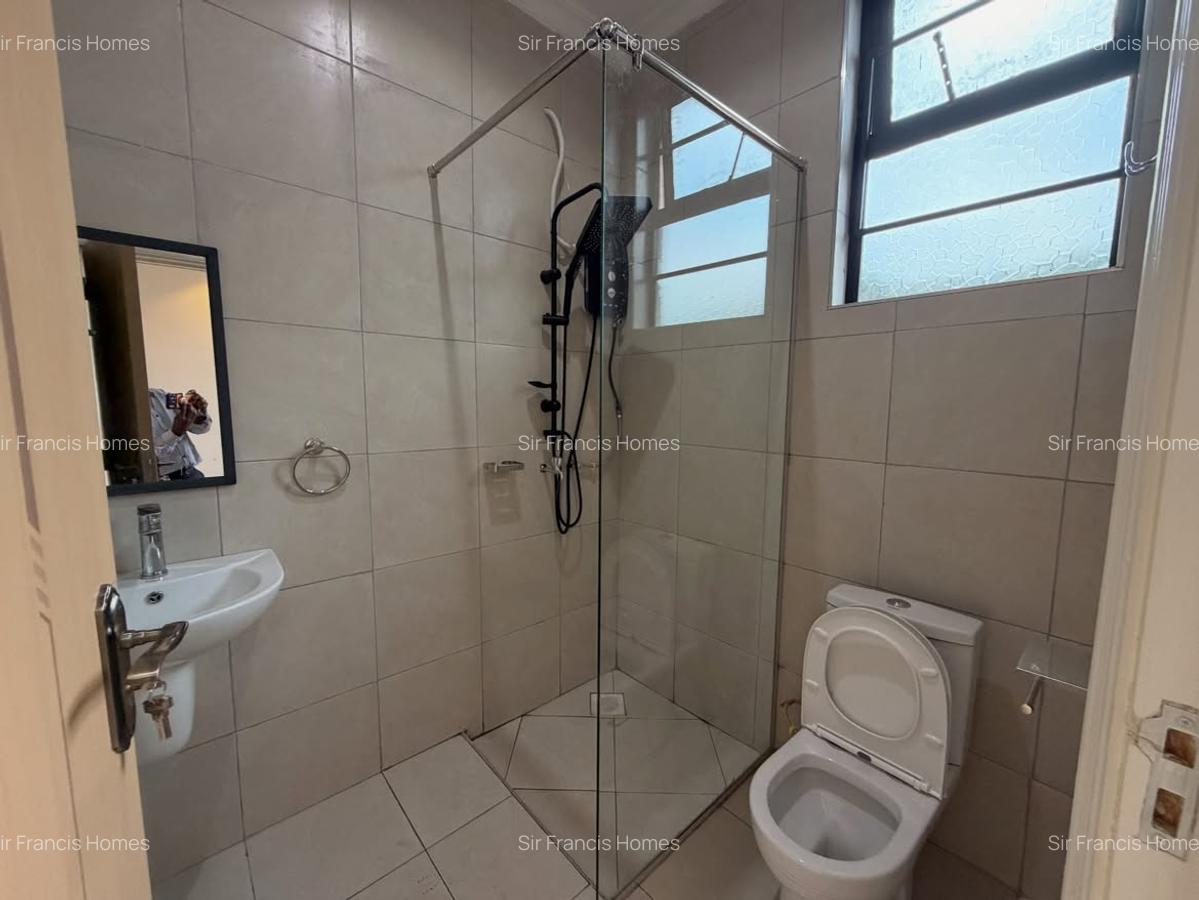 4 Bed House with En Suite at Membley - 7