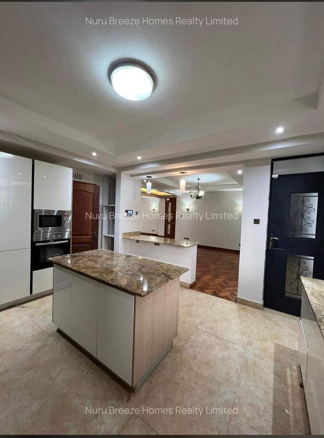 4 Bed Apartment with En Suite in Riverside - 14