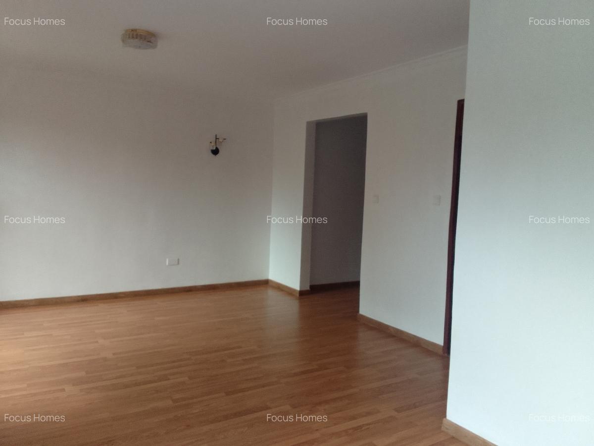 5 Bed Townhouse with En Suite in Lavington - 6