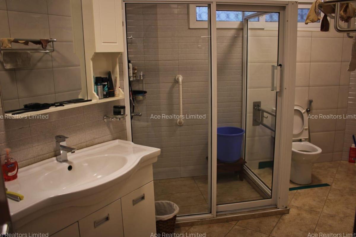 6 Bed Townhouse with En Suite at Brookside - 7