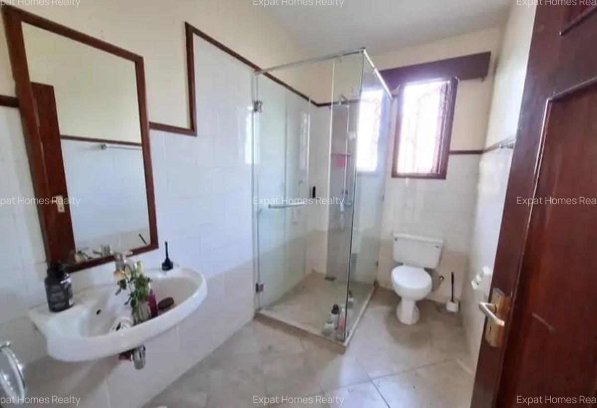 4 Bed Townhouse with Swimming Pool in Lavington - 5