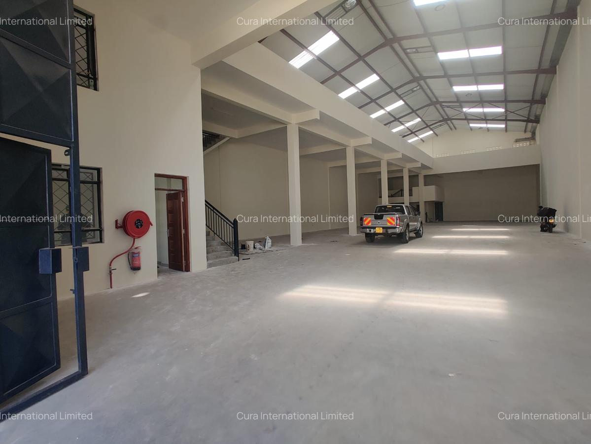 7,530 ft² Warehouse with Parking in Ruaraka - 2