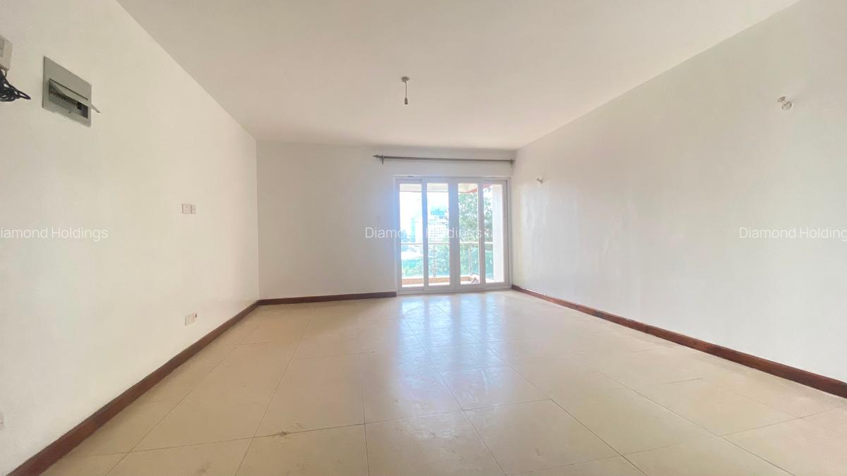 4 Bed Apartment with En Suite at Parklands - 3