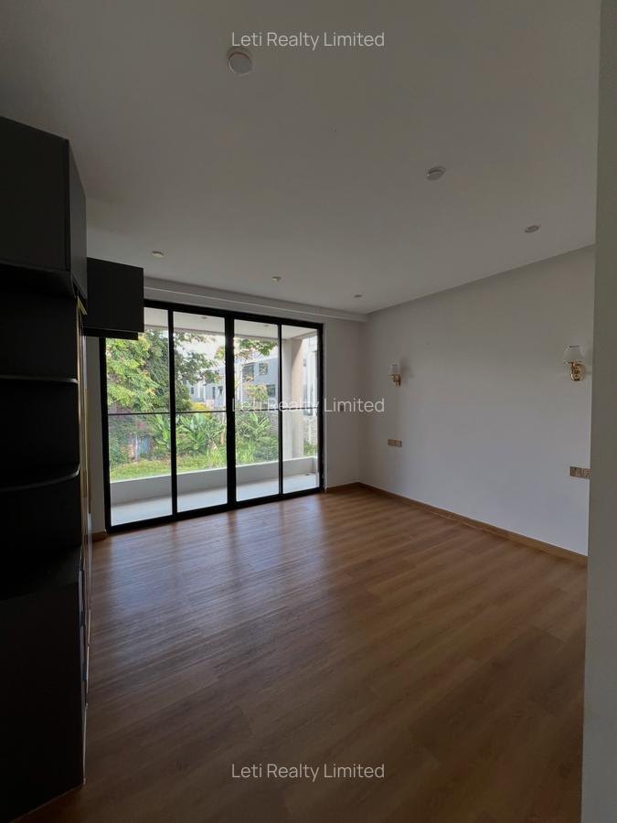 5 Bed Townhouse with En Suite in Lavington - 7