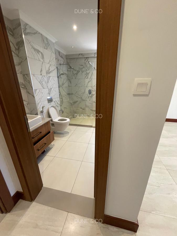 Serviced 2 Bed Apartment with En Suite in Westlands Area - 9