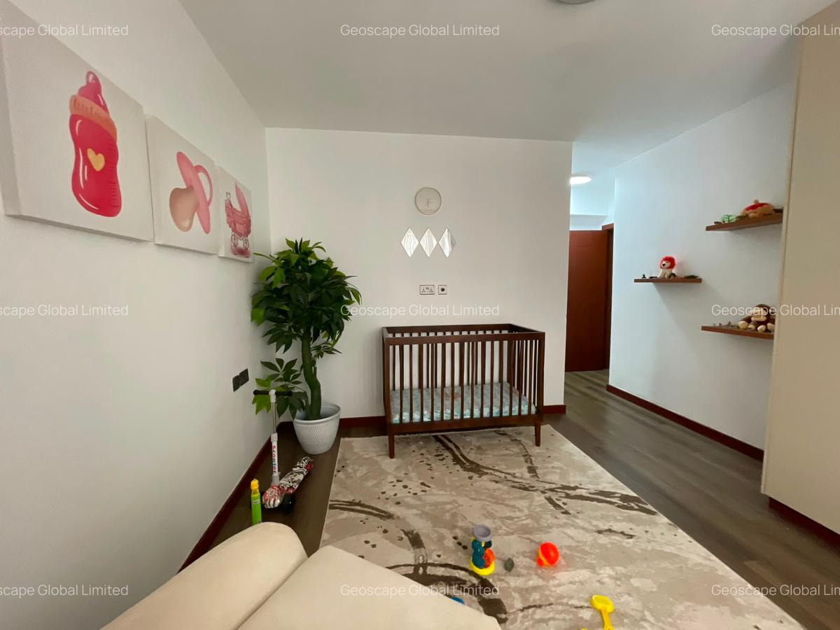 5 Bed Apartment with En Suite in Parklands - 15
