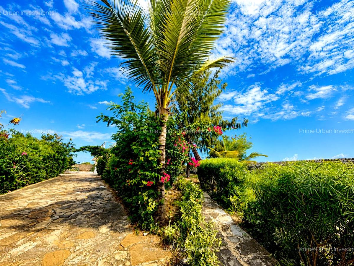 3 Bed Villa with En Suite at Watamu - 13