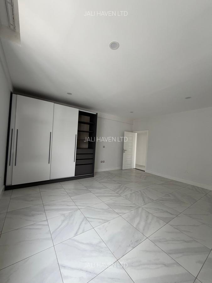 3 Bed Apartment with En Suite in Westlands Area - 9