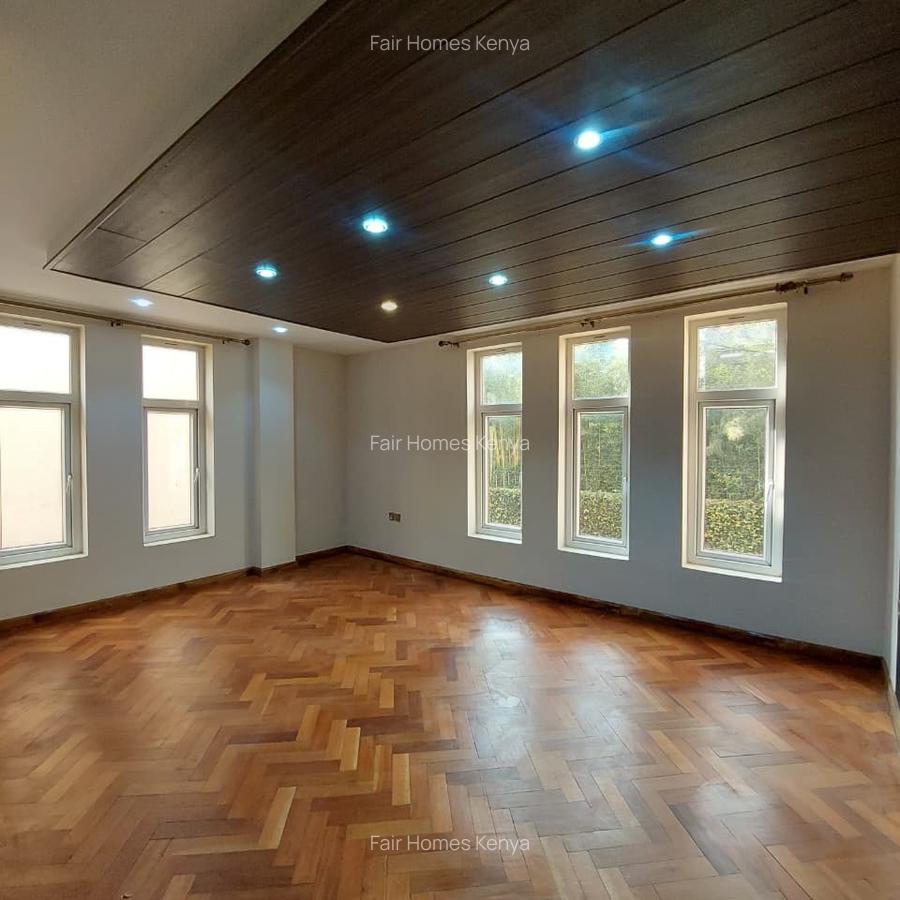 5 Bed Townhouse with En Suite at Convent Drive - 5