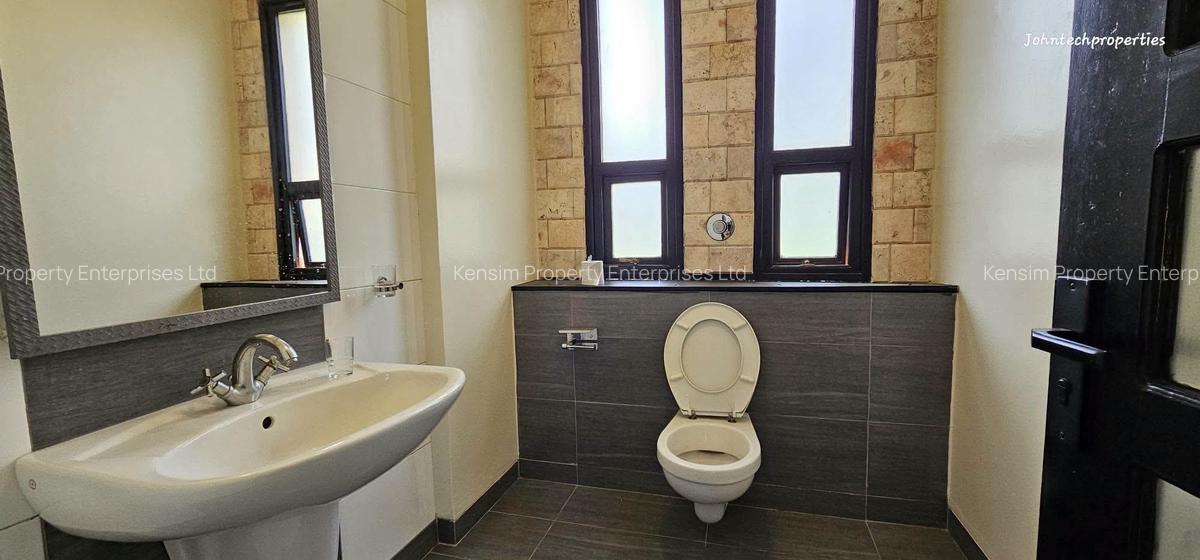 5 Bed Townhouse with En Suite in Karen - 4