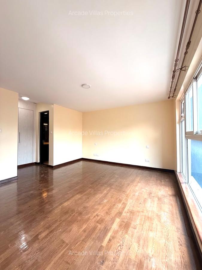 3 Bed Apartment with En Suite in Riverside - 18