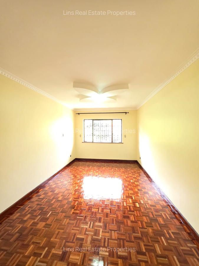 4 Bed Townhouse with En Suite in Lavington - 14