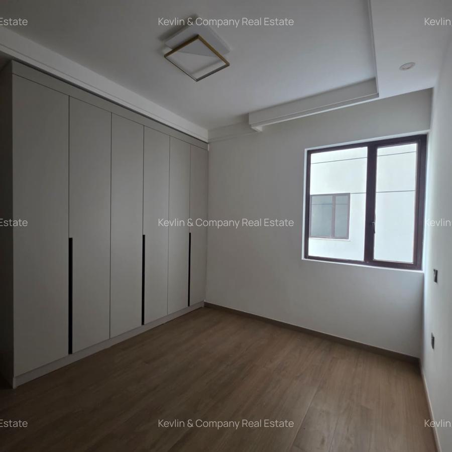 3 Bed Apartment with En Suite in Riverside - 16