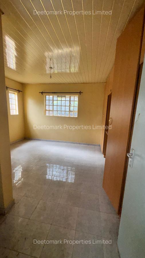 3 Bed House with En Suite at G56 - 12