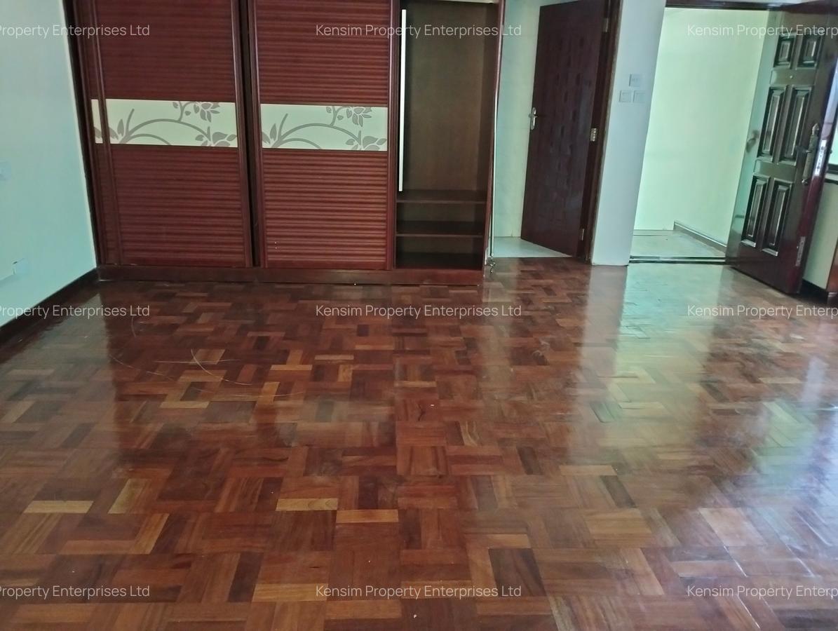5 Bed Townhouse with En Suite in Lavington - 17