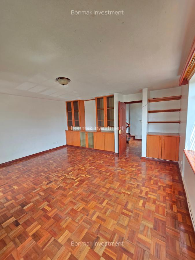 5 Bed Townhouse with En Suite at Lavington Green - 12