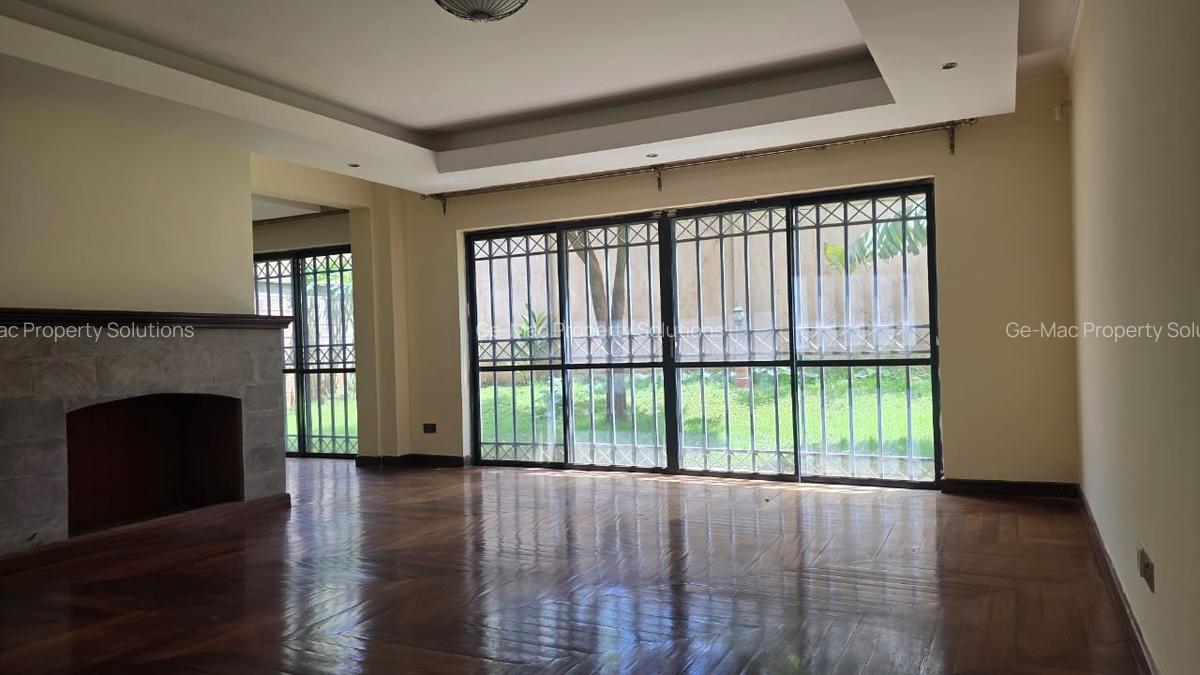 5 Bed Townhouse with En Suite in Lavington - 18