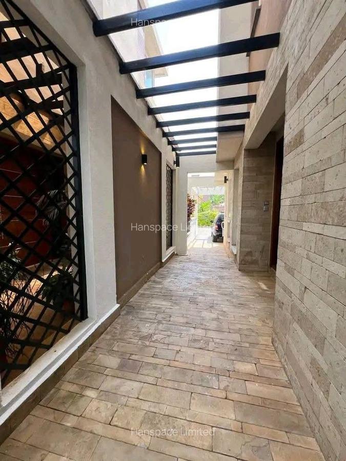4 Bed Villa with En Suite in Lavington - 4