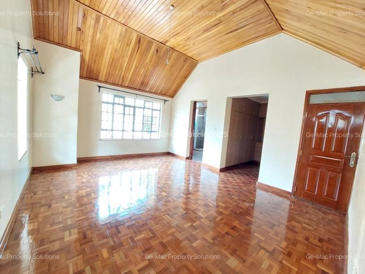 5 Bed Townhouse with En Suite in Lavington - 13