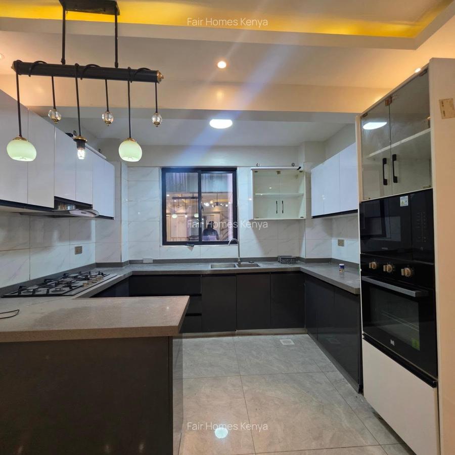 3 Bed Apartment with En Suite at Othaya Road - 17