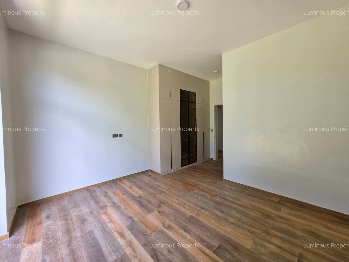 4 Bed Townhouse with En Suite at Runda - 9