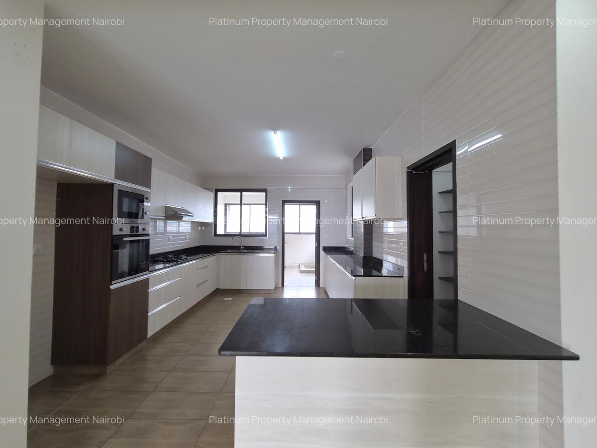 4 Bed Apartment with En Suite at Weslands - 5