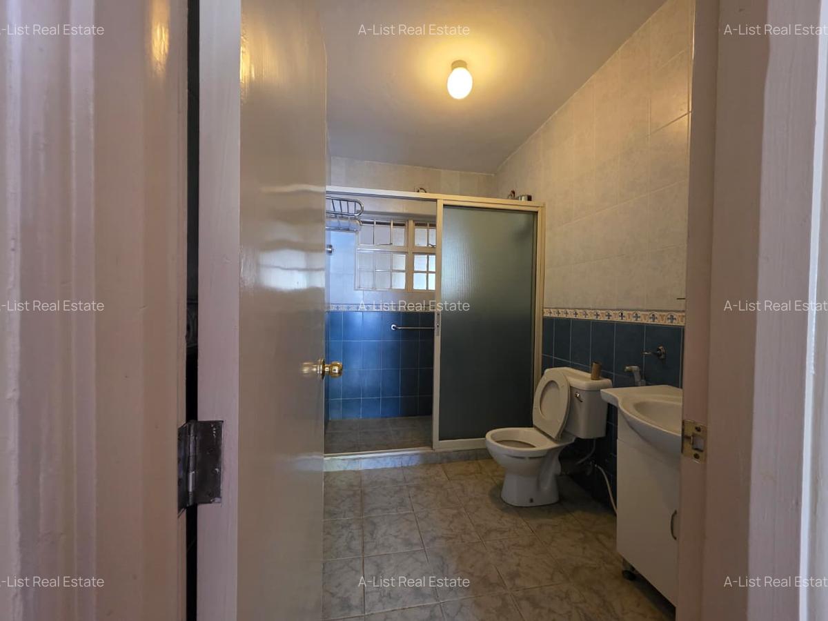 1 Bed Apartment with En Suite at Riverside Drive - 10