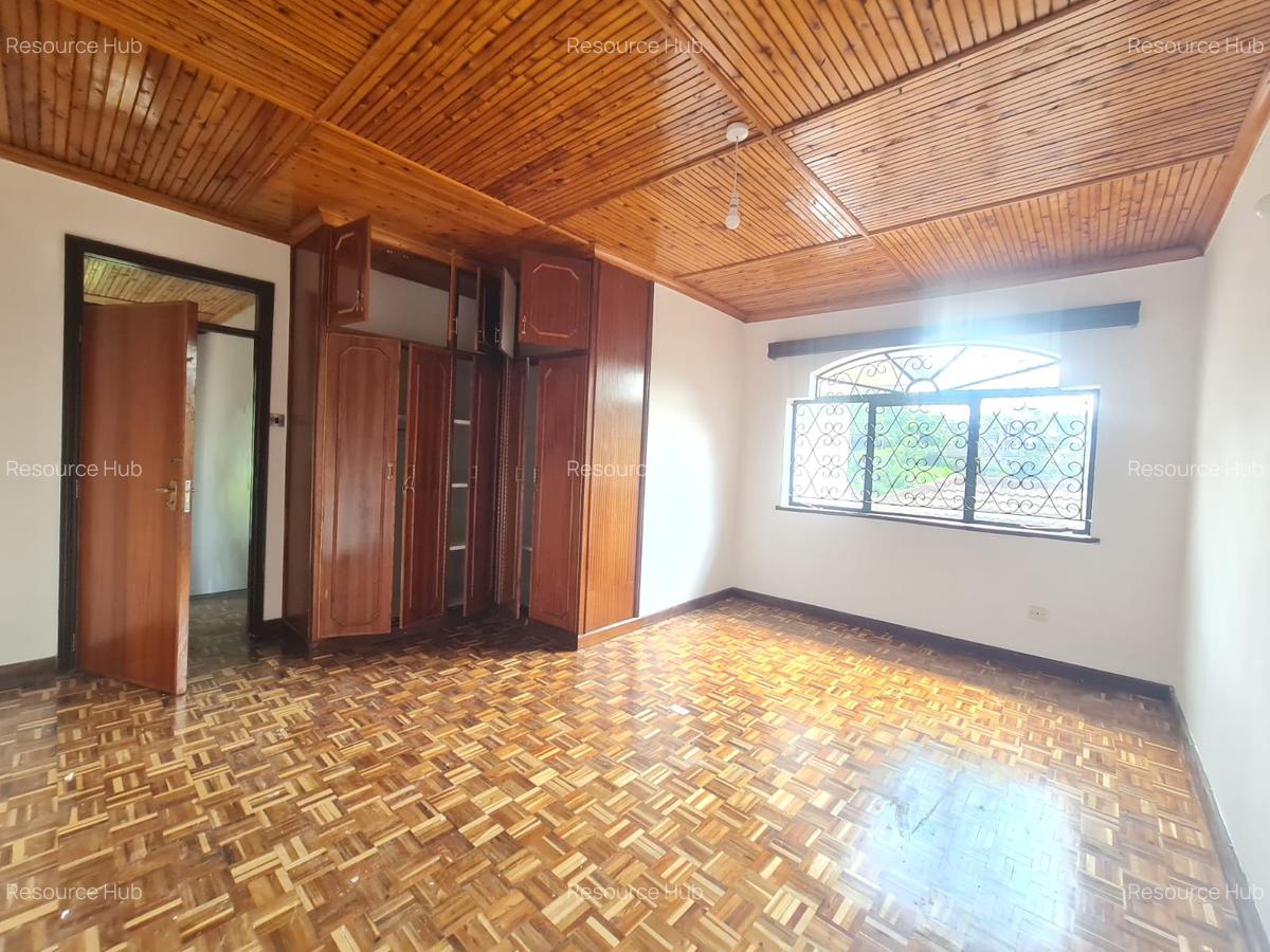 6 Bed House with En Suite at Nyari - 17
