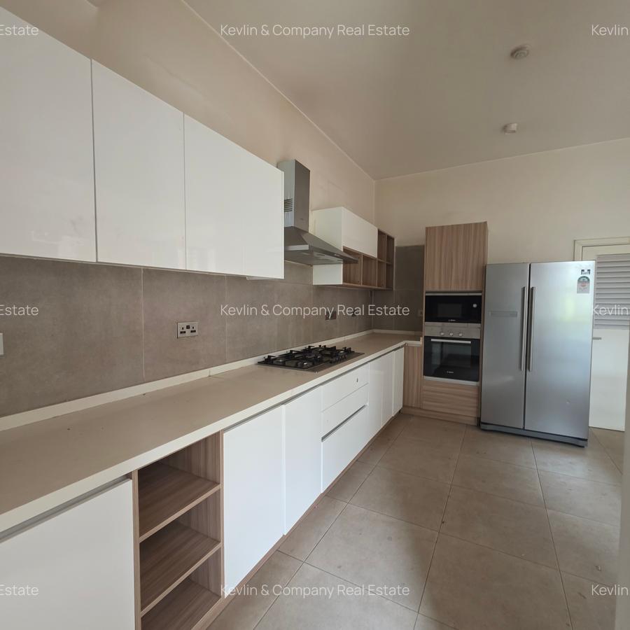 4 Bed Townhouse with En Suite in Lavington - 5