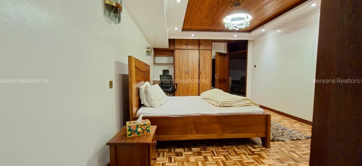 4 Bed Townhouse with En Suite in Brookside - 8