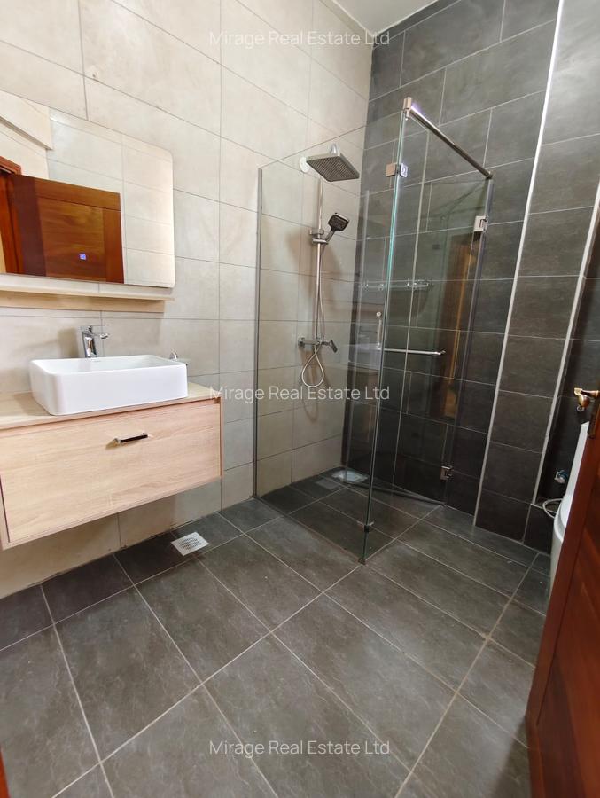 4 Bed Apartment with En Suite in Kilimani - 5
