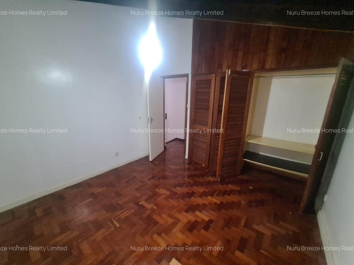 4 Bed House with En Suite in Lake View - 13