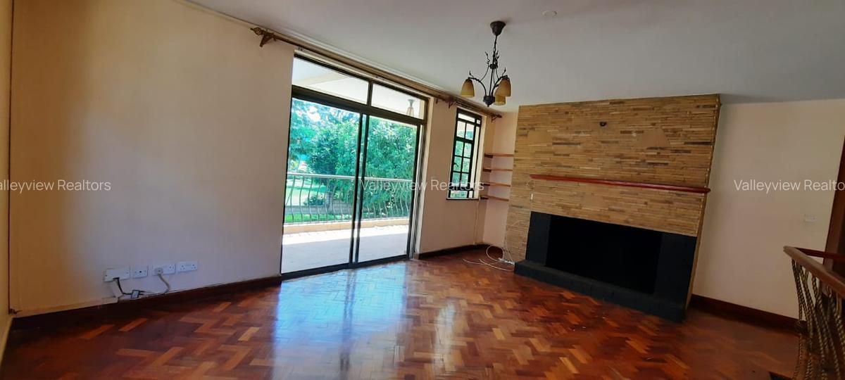 4 Bed Townhouse with En Suite at Lavington - 14
