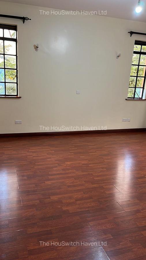 3 Bed Apartment with Swimming Pool at Near Brookside Gardens - 12