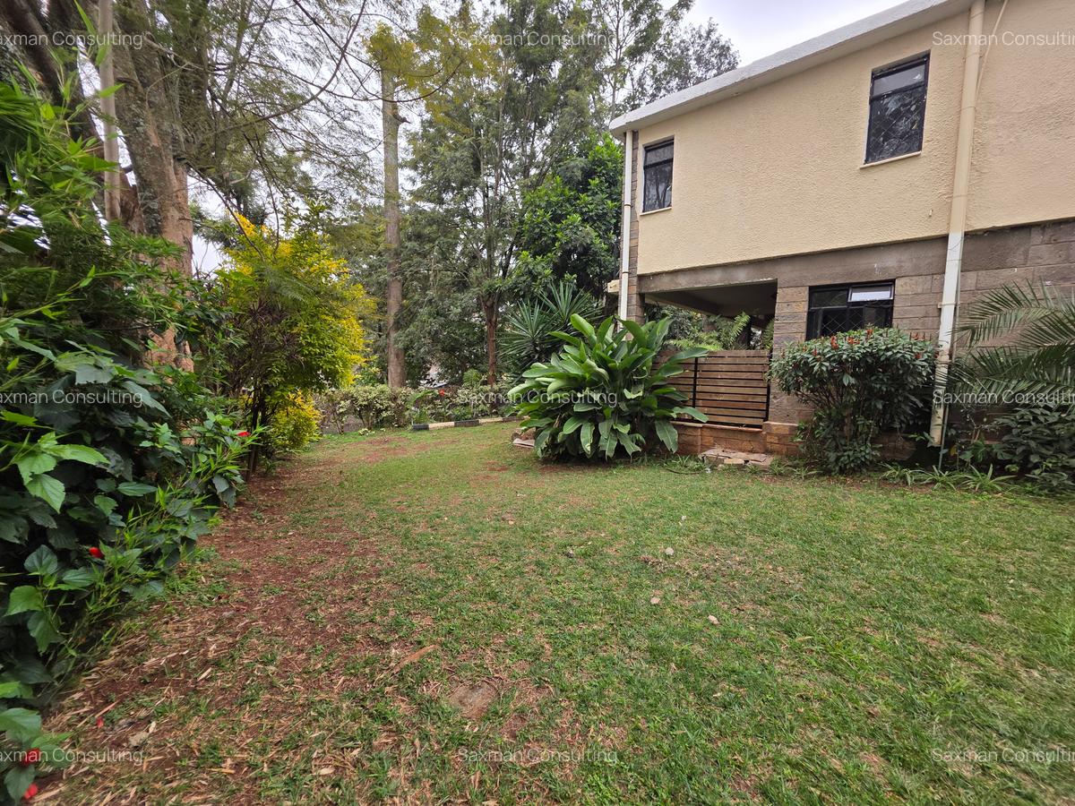 4 Bed House with En Suite in Lavington - 6