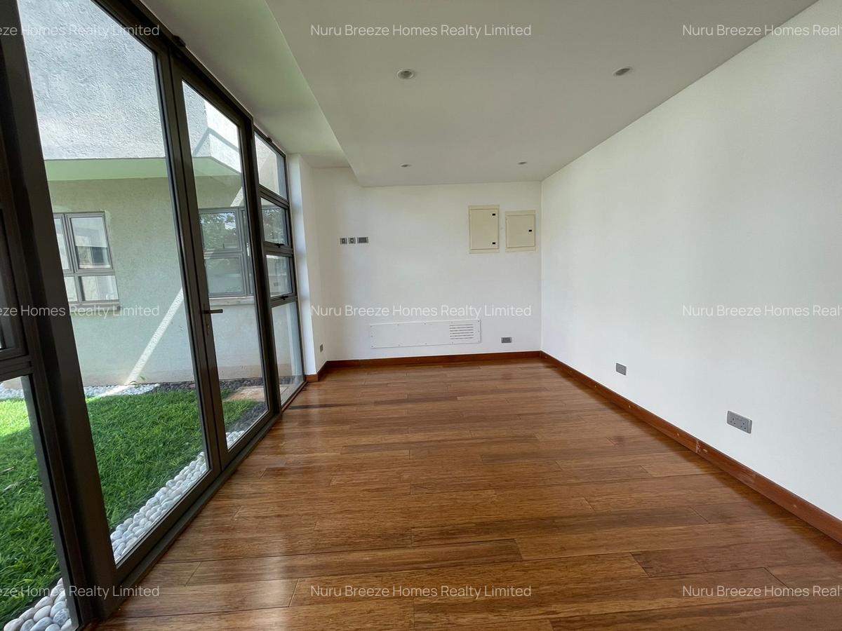 5 Bed Townhouse with En Suite in Karen - 14
