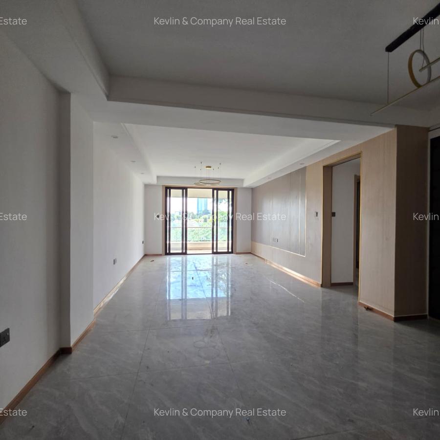 3 Bed Apartment with En Suite in Riverside - 2
