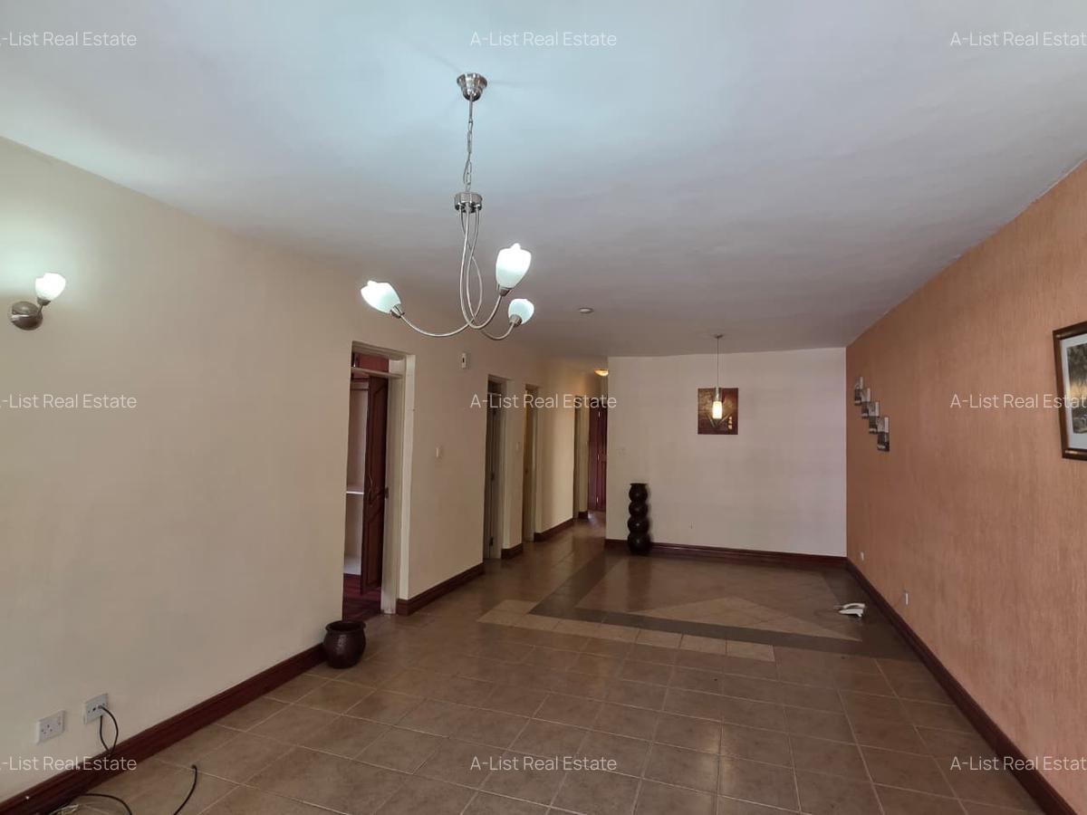 1 Bed Apartment with En Suite at Riverside Drive - 3