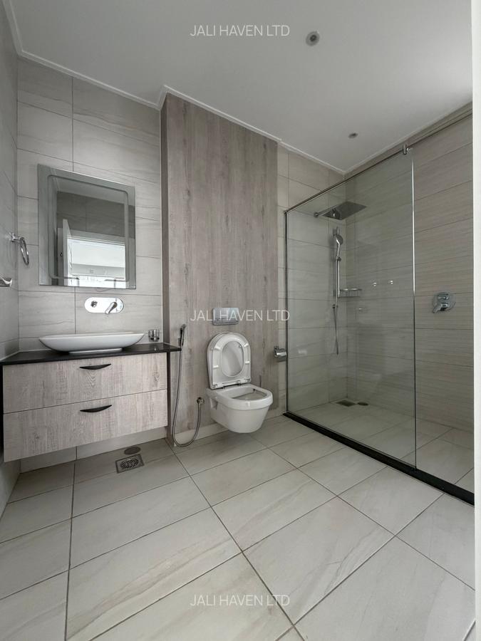 3 Bed Apartment with En Suite in Westlands Area - 10