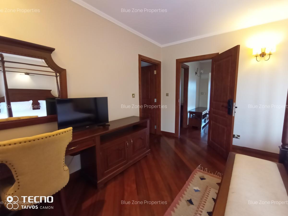 4 Bed Townhouse with En Suite at Windsor Ridgeways - 19