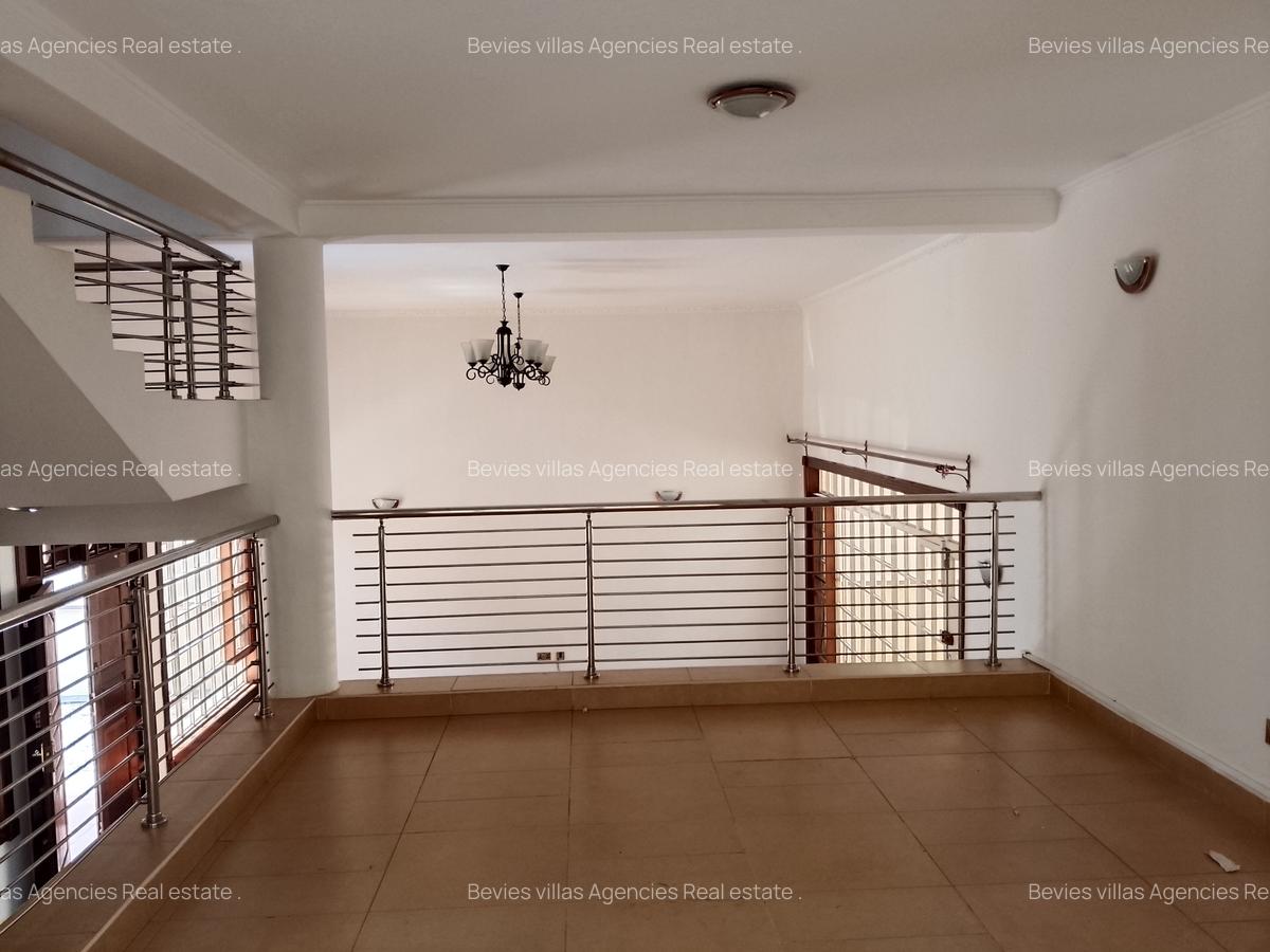 4 Bed Townhouse with En Suite at Westlands - 4