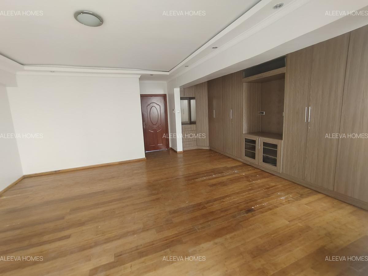 4 Bed Apartment with En Suite in Lavington - 12