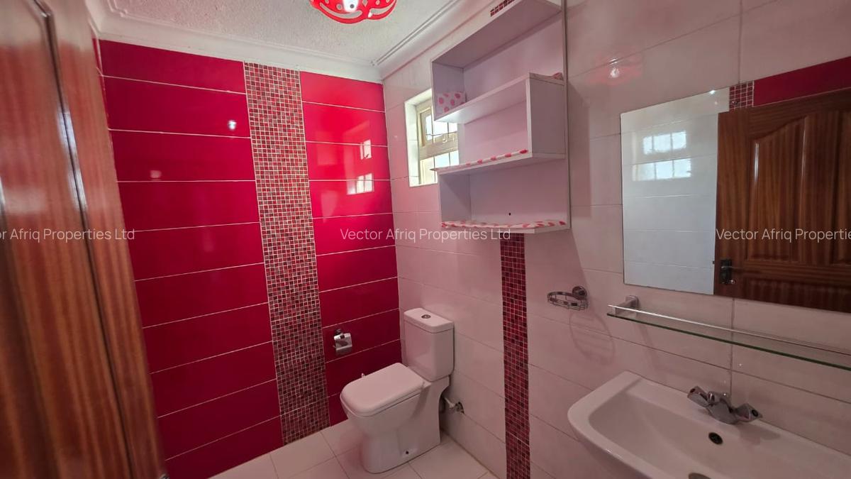 5 Bed Townhouse with En Suite in Kitengela - 14