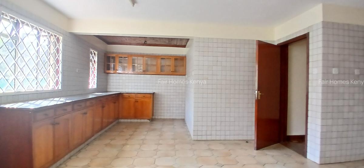 4 Bed Townhouse with En Suite at Gitanga Road - 17