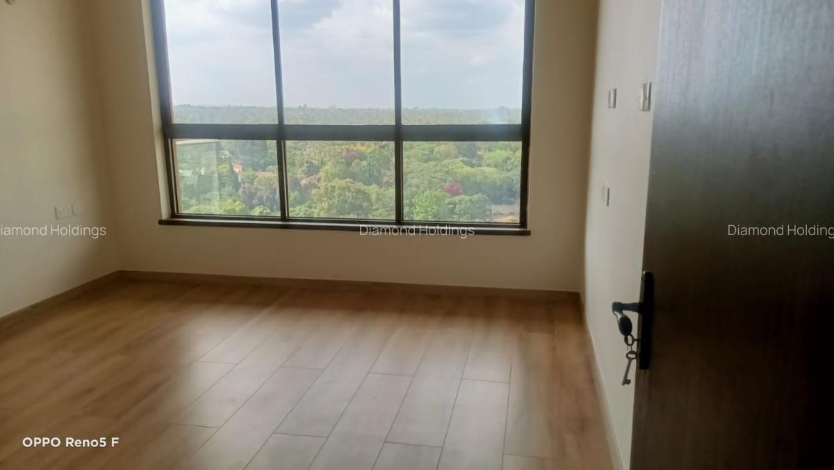 3 Bed Apartment with En Suite at Parklands - 8